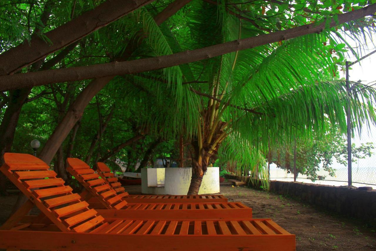 Fx72 Beach Resort Maumere Eksteriør bilde