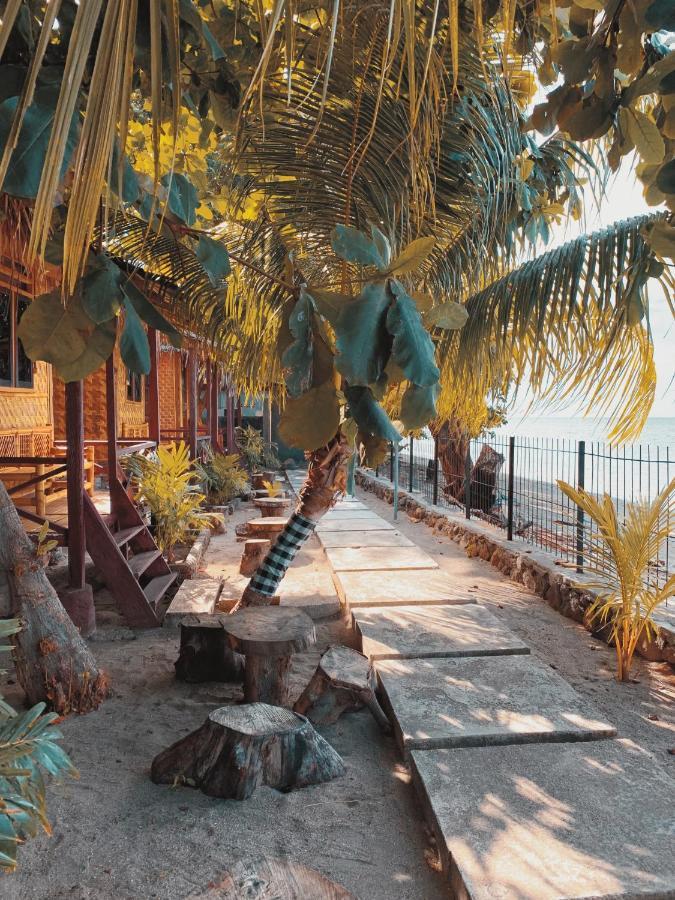 Fx72 Beach Resort Maumere Eksteriør bilde